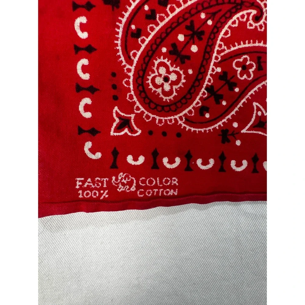 Vintage Fast Color Trunk Up Red Paisley Cotton Bandana Elephant Logo USA 70s
